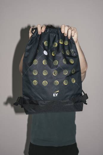 Workoplecak na grubych sznurkach z grafiką