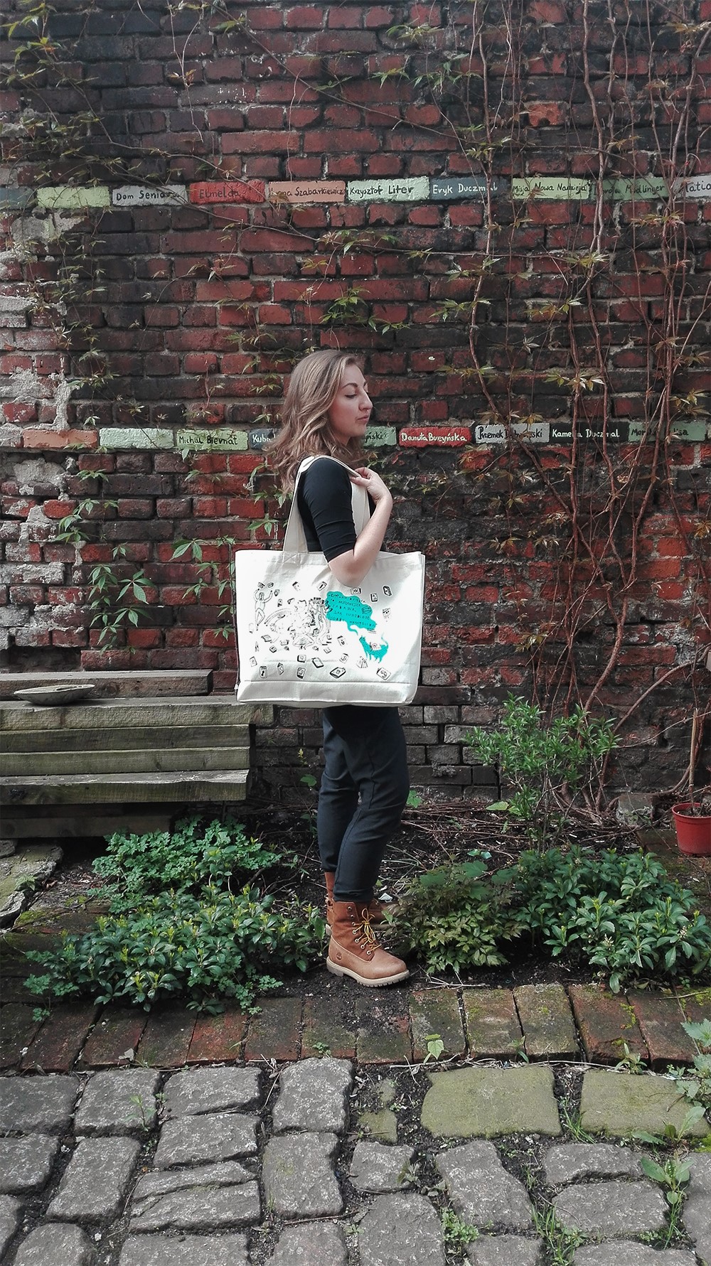 Zabawa w książki - zdjęcie na modelce