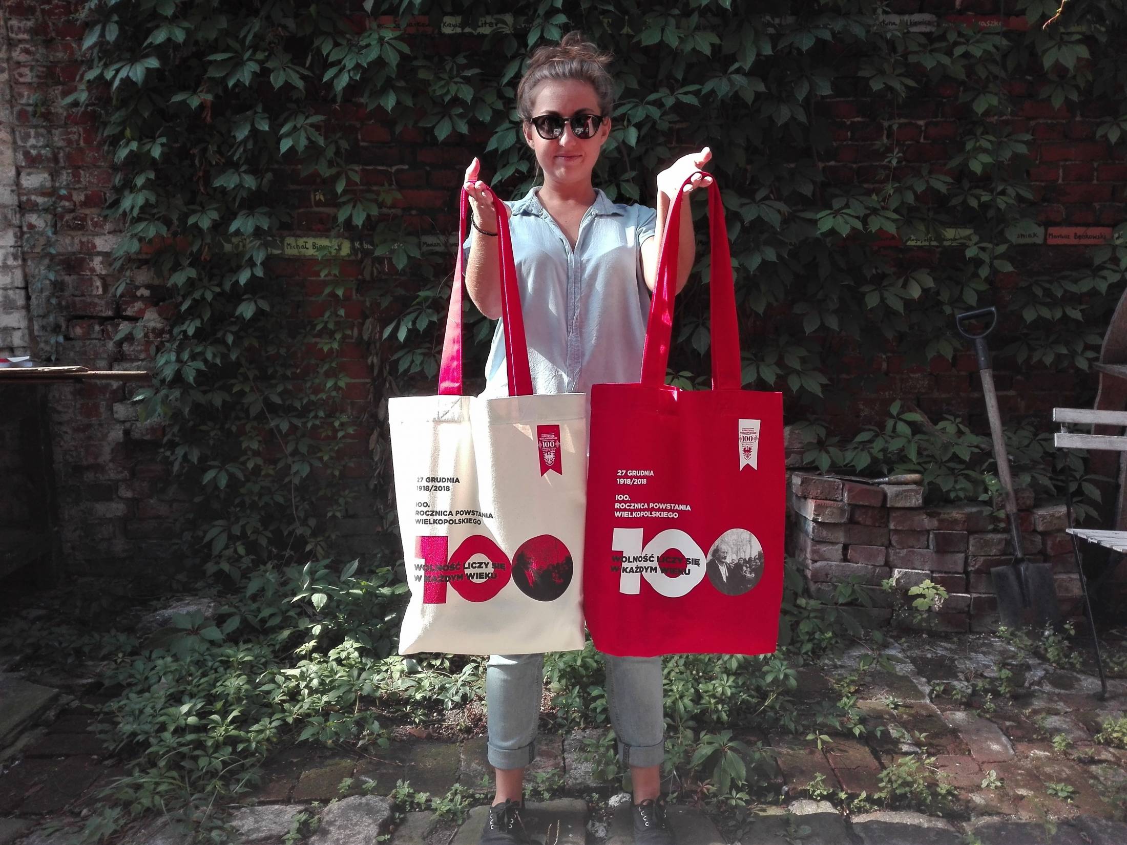 Bawełniane torby na rocznicę Powstania Wielkopolskiego wykonane w dwóch kolorach