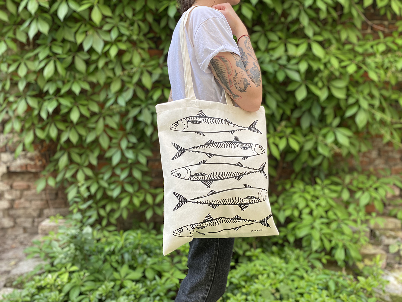 Sisha Brand - zdjęcie na modelce