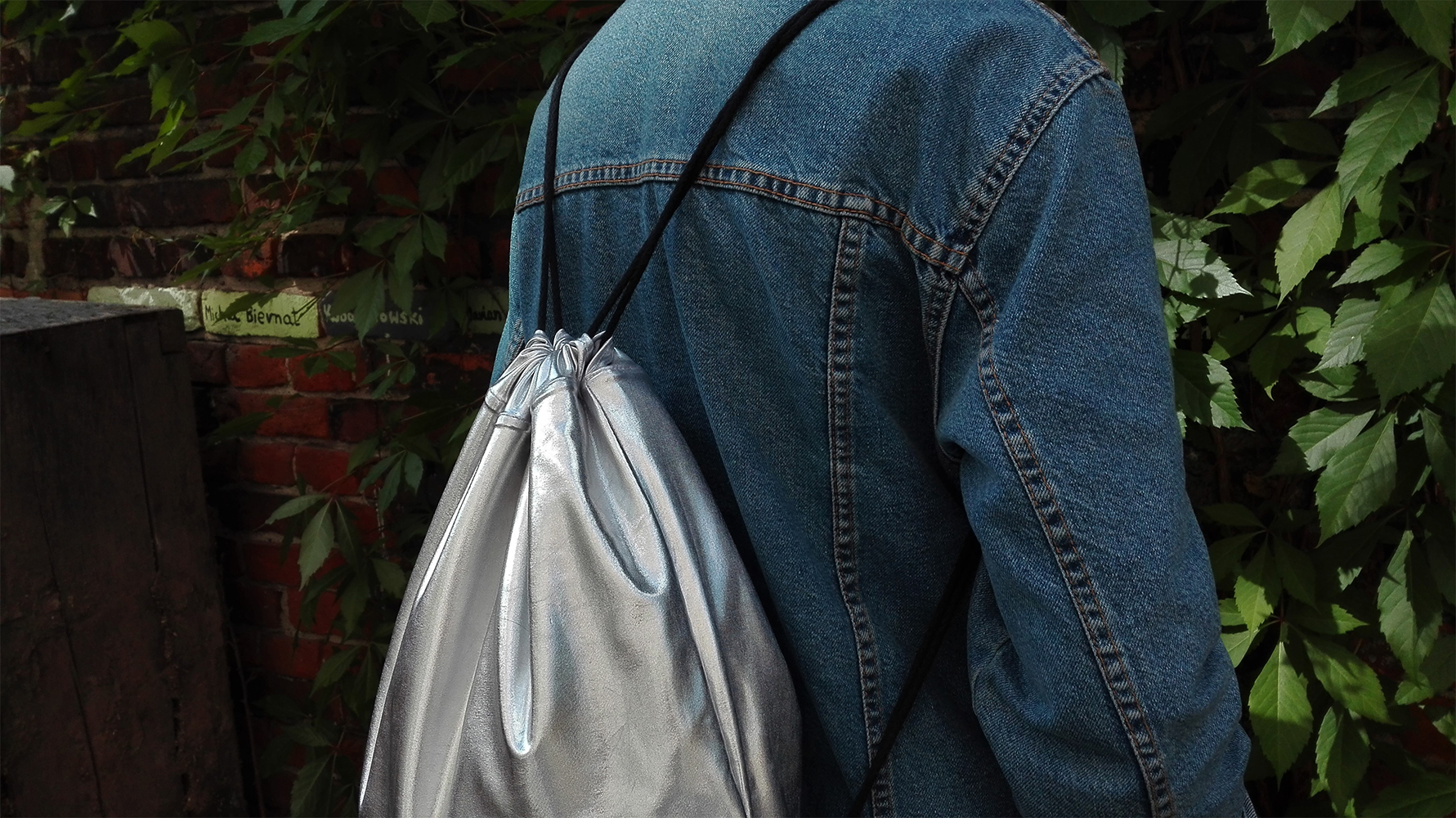 Lama srebrna - zbliżenie na produkt