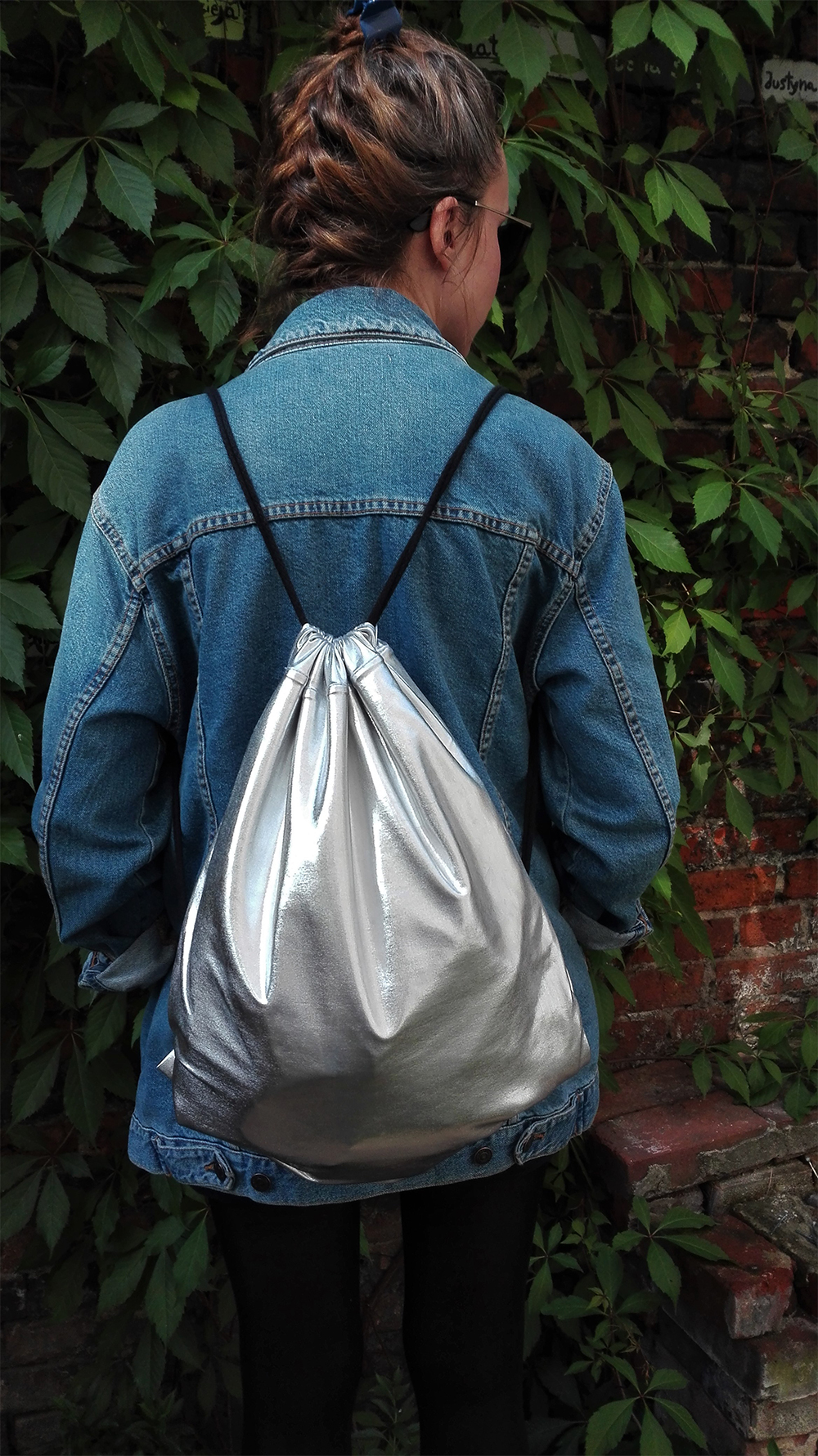 Lama srebrna - zdjęcie na modelce